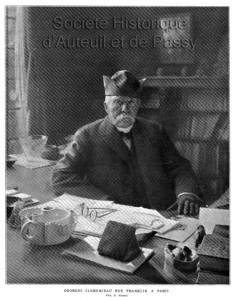 Georges CLEMENCEAU à sa table de travail, rue Franklin