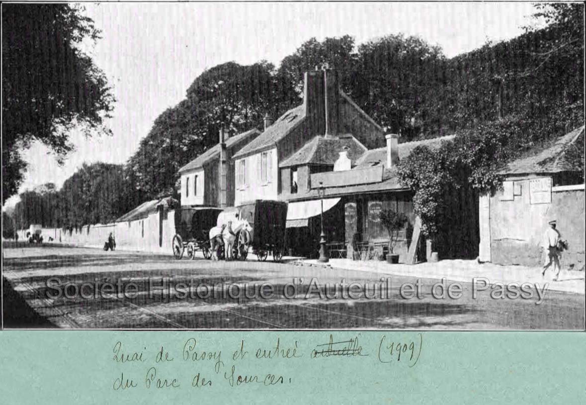 Quai de Passy et entrée du Parc des Sources (1909).